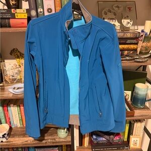 Mountain Hardwear Women's Vibrant Blue Ski Jacket